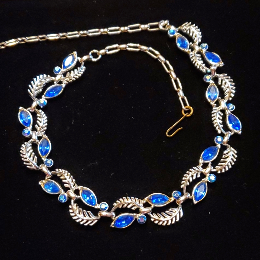 Vintage Blue Rhinestone Collar Necklace